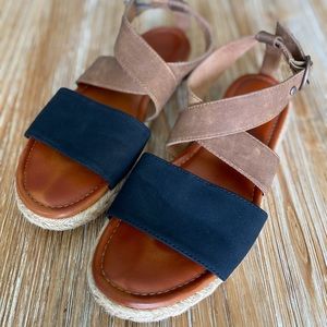 Roxy Espadrille Sandals, size 7.